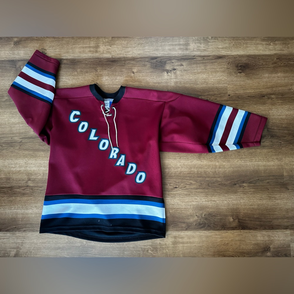 CCM Official Licenced Colorado Avalanche Jersey - Peter Forsberg #21 (Kids L/XL)